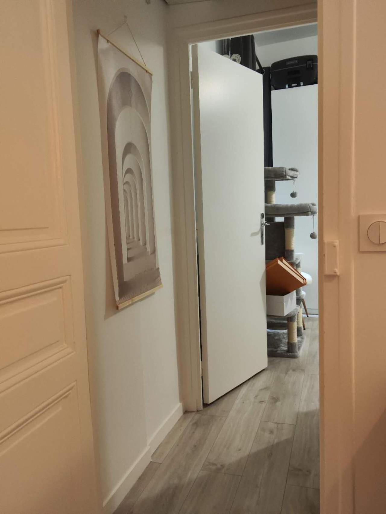 New Charming Comfortable In 10-near Metro Apartment